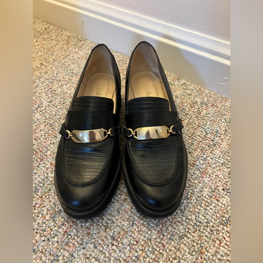 Mamut Loafer with Gold Buckle